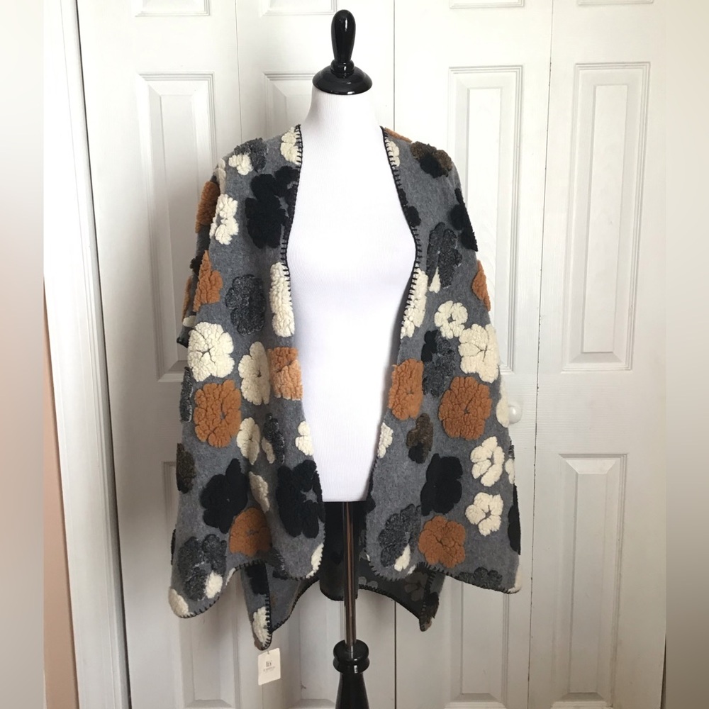 Puffy Floral open poncho - Picture 2 of 10
